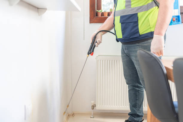 Best Residential Pest Control  in Warrensburg, IL